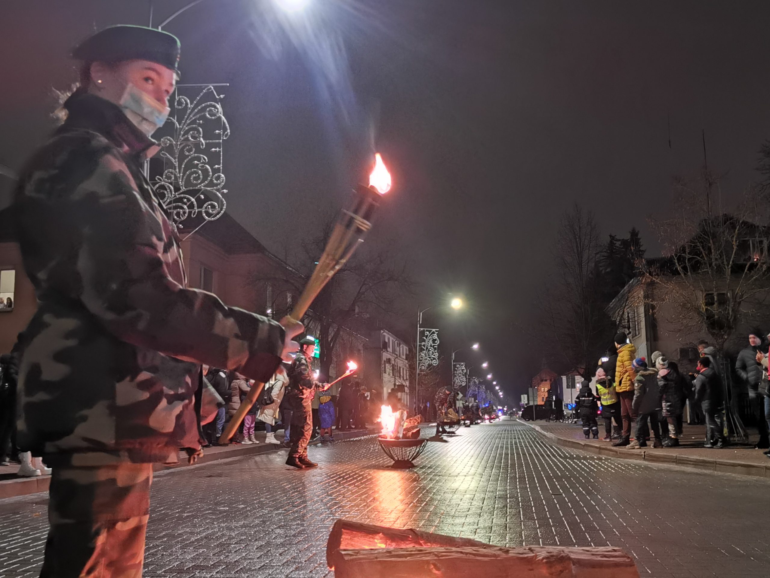 2022-01-13 Sausio 13-ąją suliepsnojo 14 Atminimo laužų