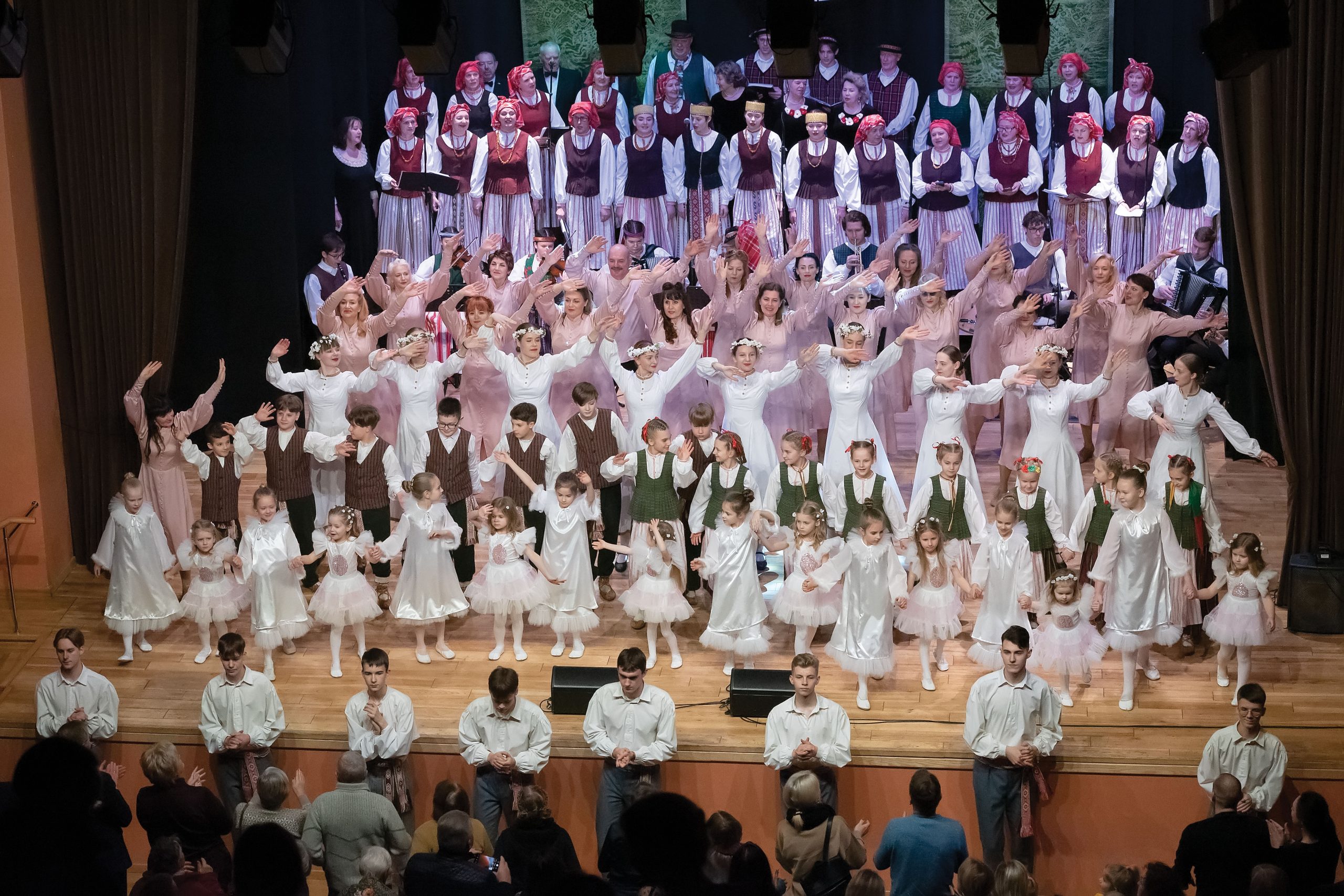 Vasario 16-osios koncertas „Vanduo tekėjo – gyvybę sėjo”
