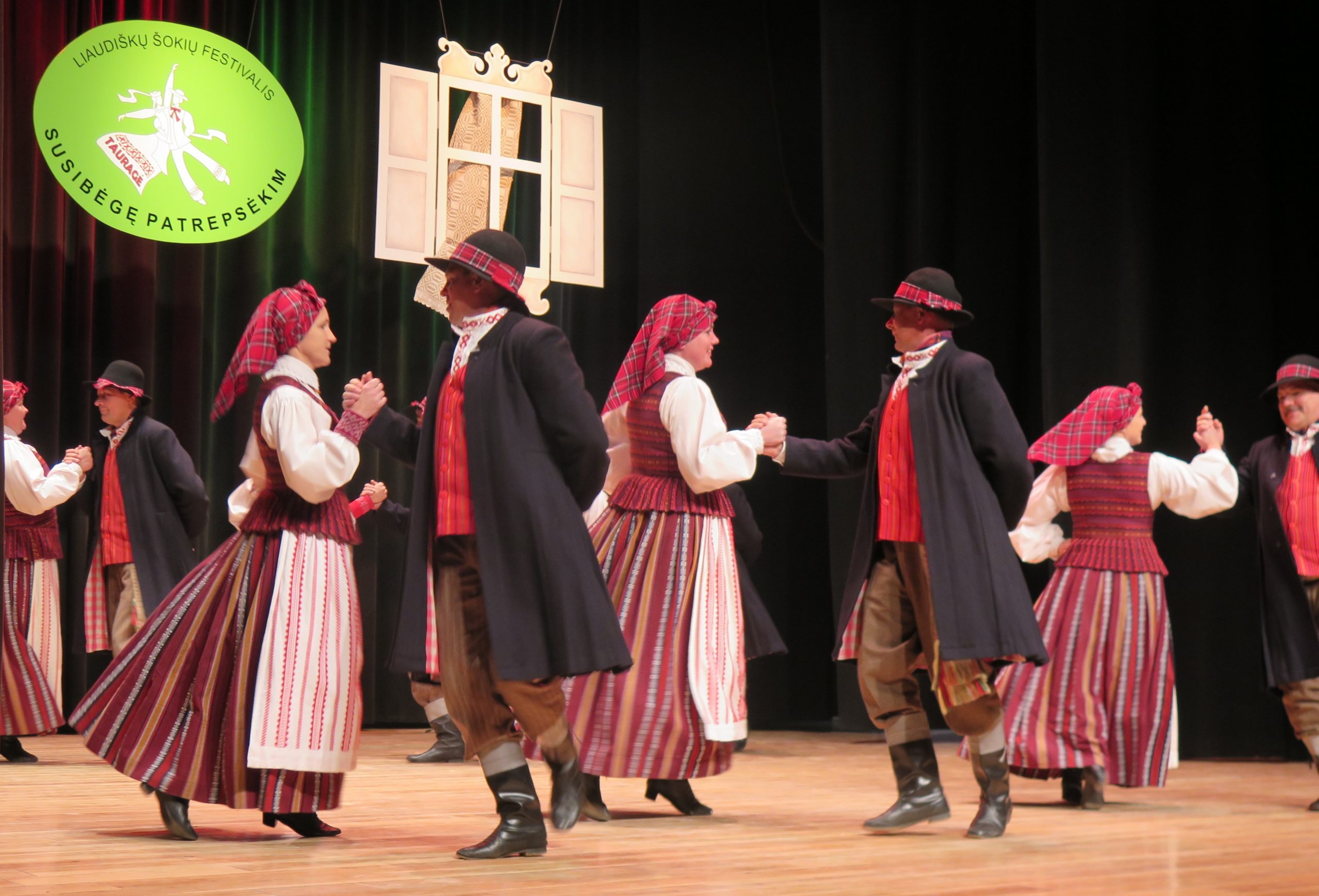 Visus kviečia tarptautinis liaudiškų šokių festivalis „Susibėgę, patrepsėkim“