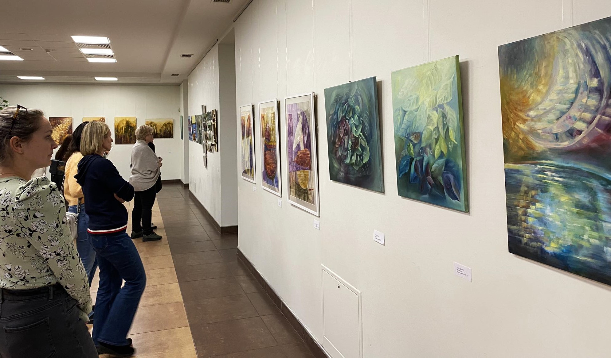 Tauragės Kultūros centre – tauragiškių kūrėjų paroda PASLAPTIES BEIEŠKANT
