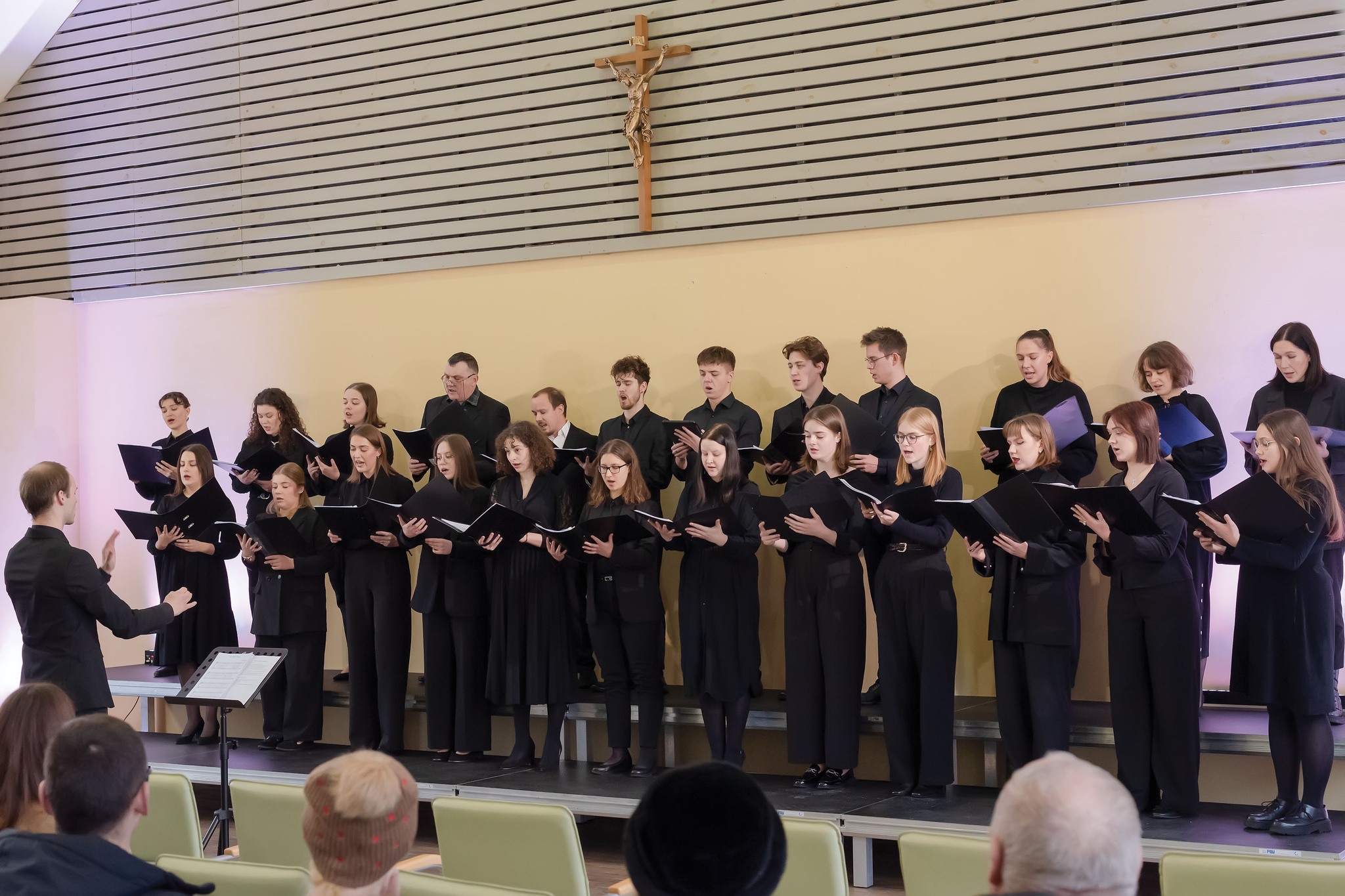 Muzikinių koncertų ciklas SEKMADIENIO AKORDAI startavo koncertu TAURAGĖS BALSAI AIDI