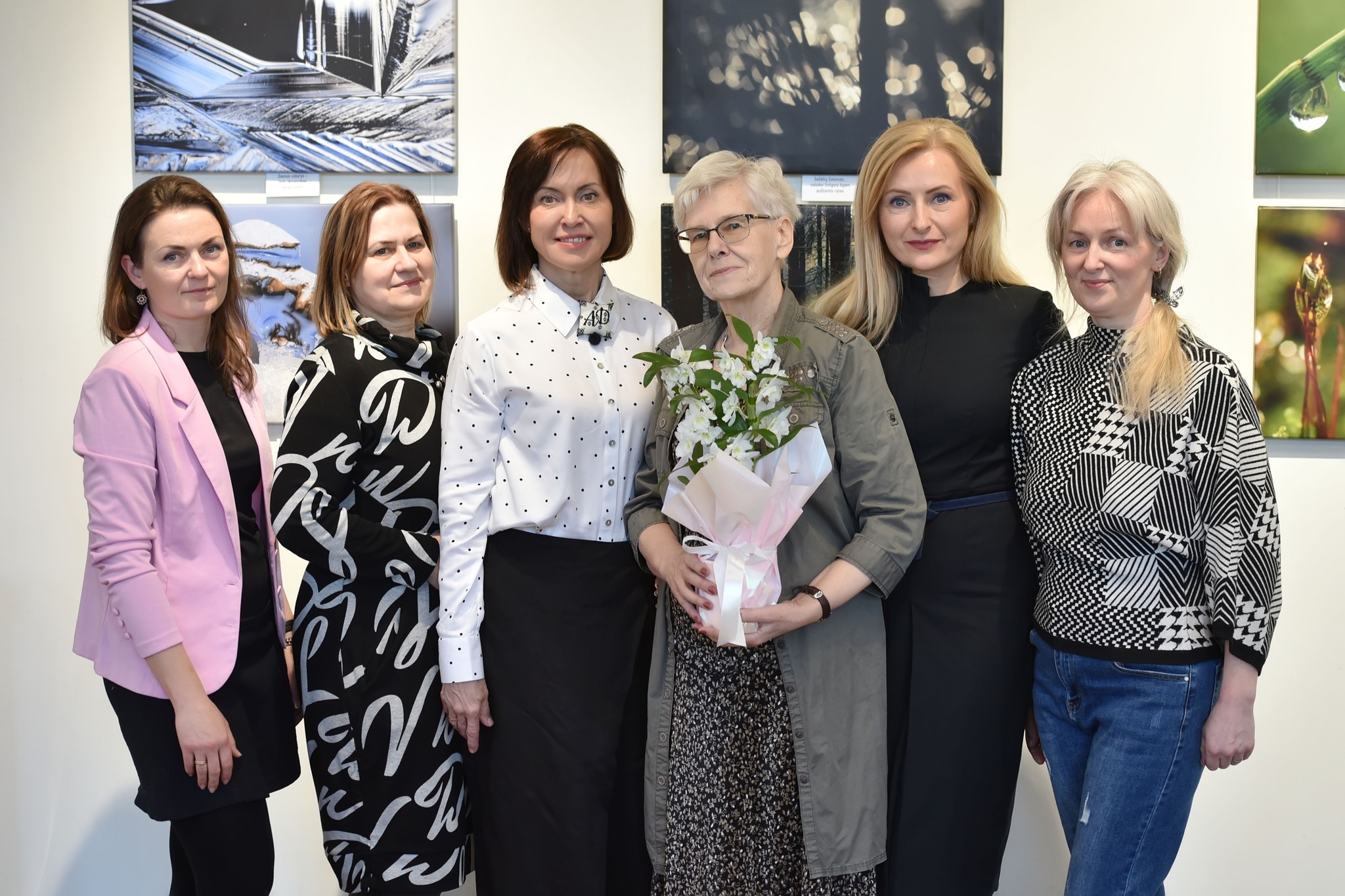 2026-04-02 Tauragės kultūros centre – fotografijų parodos „Šviesos apžavai“ atidarymas ir šiltas susitikimas su autore Ramune Vakare