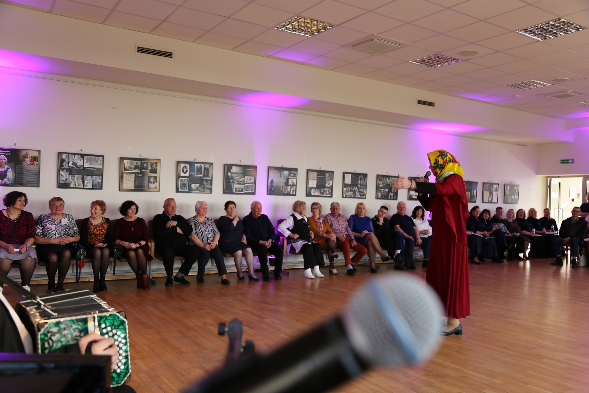 2026-04-17 Šokiai senjorams subūrė gausų būrį aktyvių ir puikiai nusiteikusių dalyvių